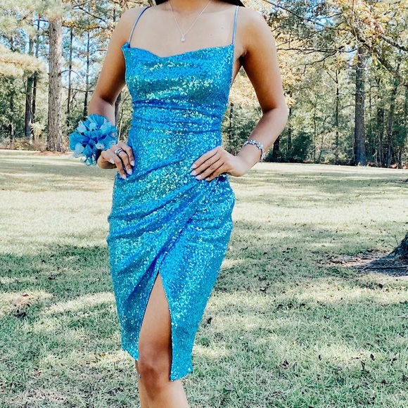 BLUE DRESS - Picture 2 of 3